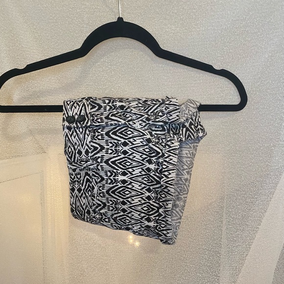 Patterned Shorts - Picture 1 of 2